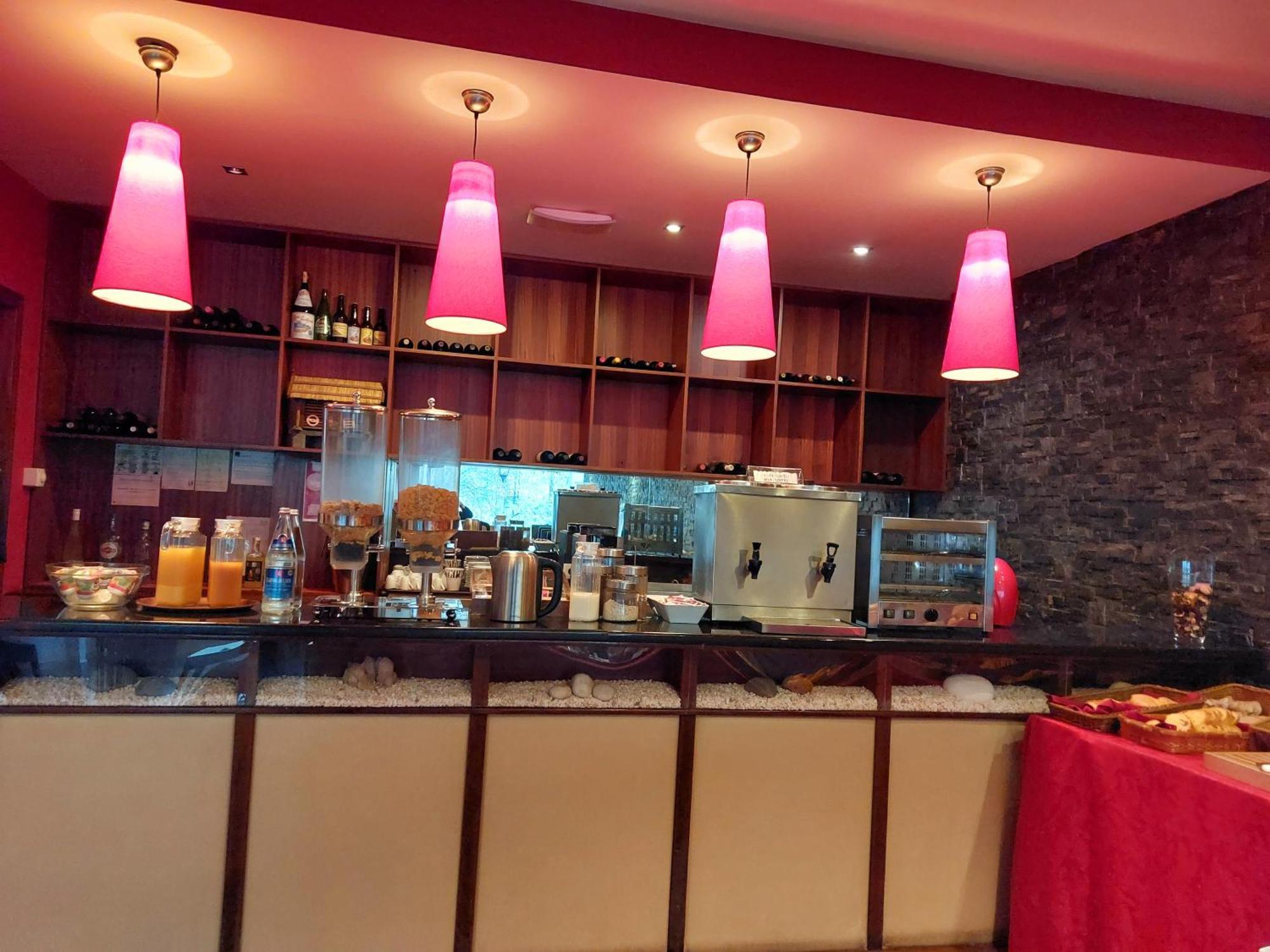 柏图斯酒店 查韦斯 外观 照片